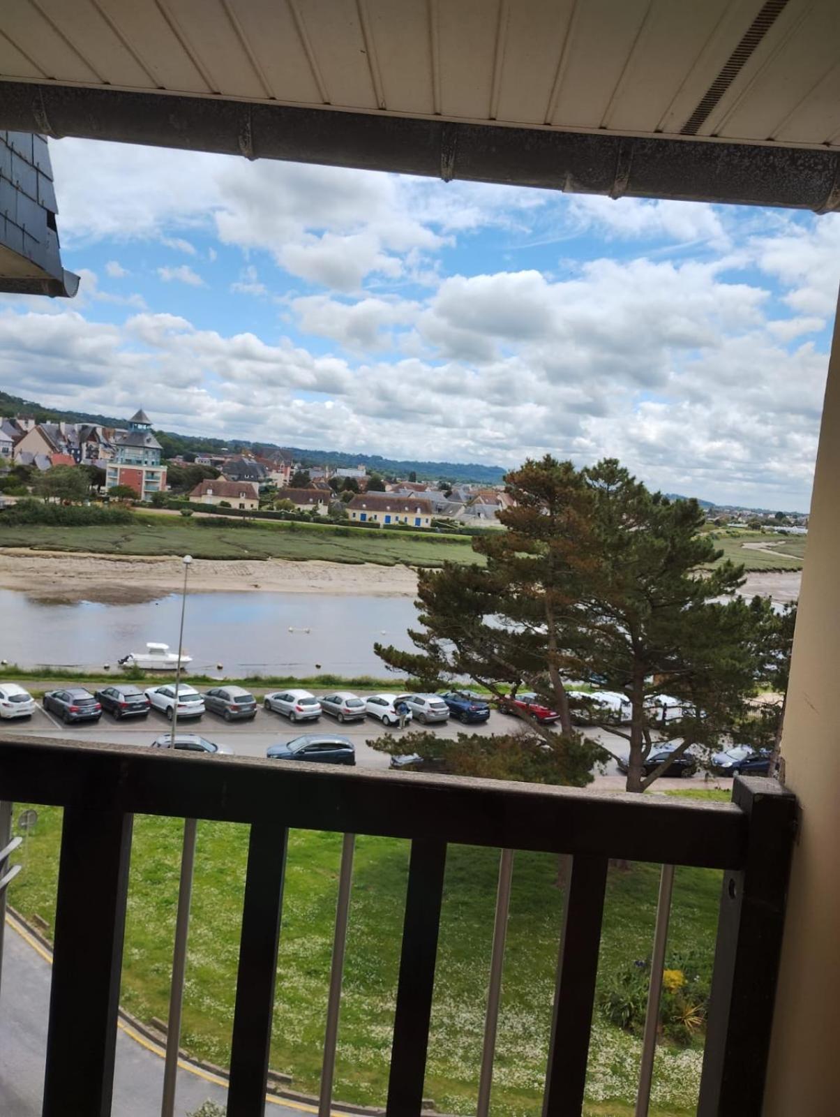 Appartement Vu Sur Mer Cabourg Bagian luar foto